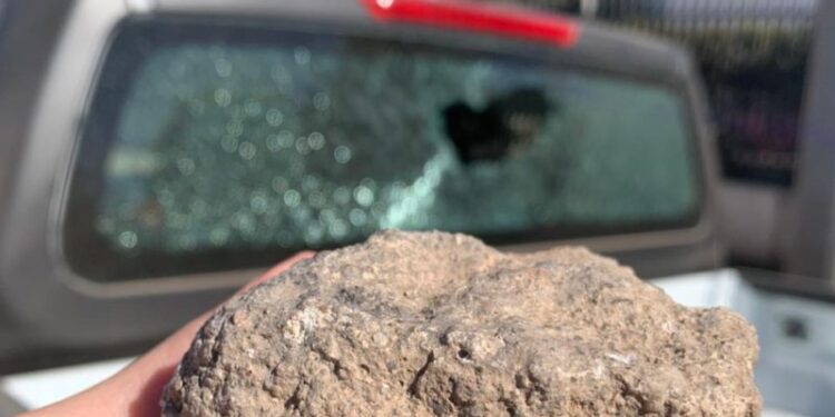 Atacaron a pedradas a una de las camionetas de la Patrulla Ambiental