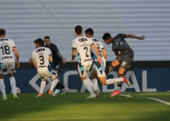 Talleres presentó nueva camiseta alternativa