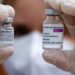Estudio evidencia la eficacia de combinar vacunas AstraZeneca y Sputnik V
