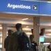 Un viajero volvió de Miami con la variante Delta, rompió el aislamiento y hay preocupación en el país
