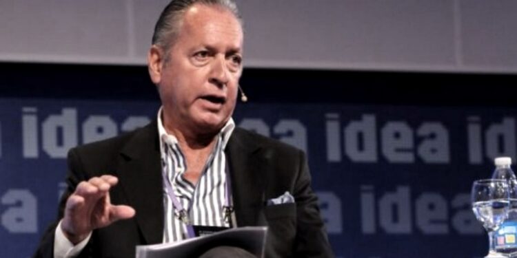 UIA plantea no pagar salarios a quienes no puedan volver a la presencialidad por no querer vacunarse