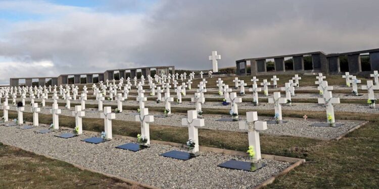 Trasladan a Córdoba muestras de restos de excombatientes de Malvinas para su análisis