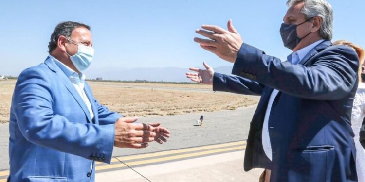 Alberto Fernández llegó a La Rioja para reunirse con gobernadores