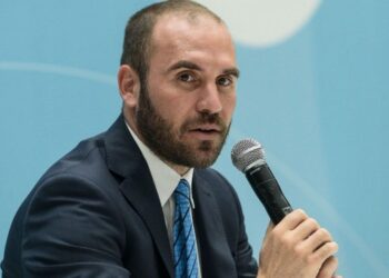 Guzmán recibe a los gobernadores para analizar las negociaciones con el FMI