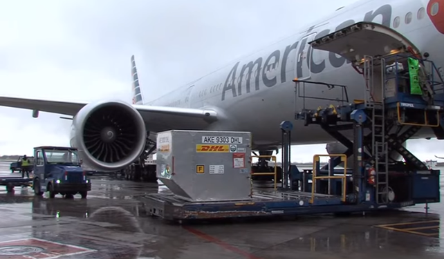 Llegó al país el primer lote de Pfizer con 100 mil vacunas