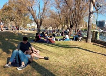 La primavera llega sin asueto escolar ni festejos masivos en Carlos Paz