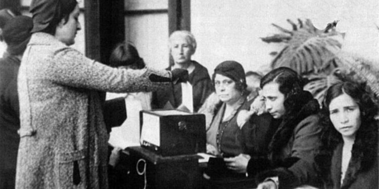 Se cumplen 74 años de la promulgación de la Ley del Voto Femenino
