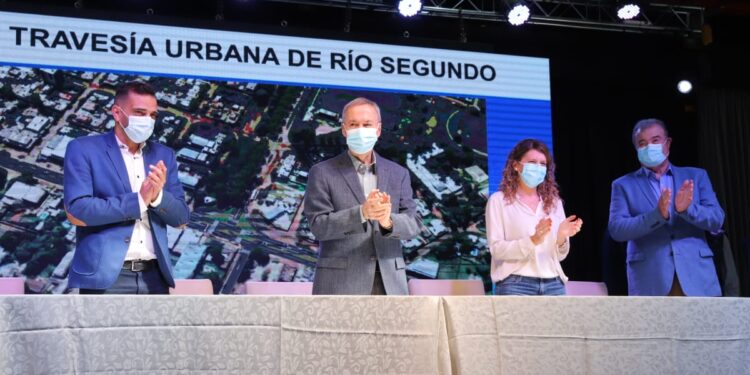 Schiaretti anunció obras viales y viviendas para Río Segundo y Pilar