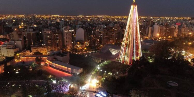 Este miércoles se enciende el Árbol de Navidad en el Faro del Bicentenario