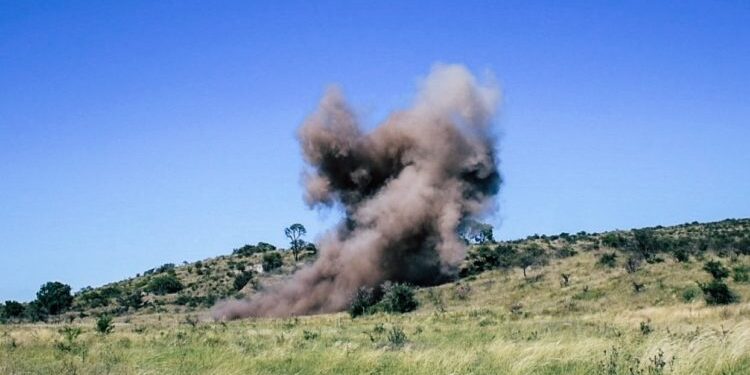 Qué son las explosiones que se escuchan en la Capital