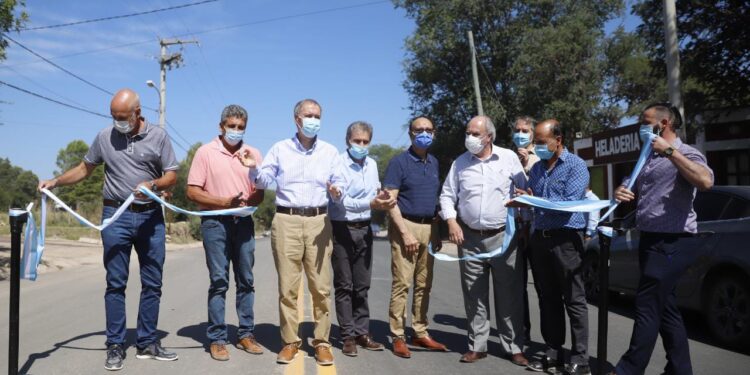 La Provincia habilitó obras viales en Villa Dolores y Nono