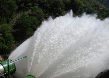 Abrieron las válvulas del Dique San Roque