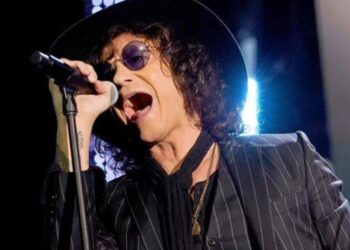 Enrique Bunbury se retira de los escenarios por problemas de salud