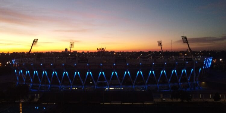 Instituto y Racing se miden esta noche en el otro clásico