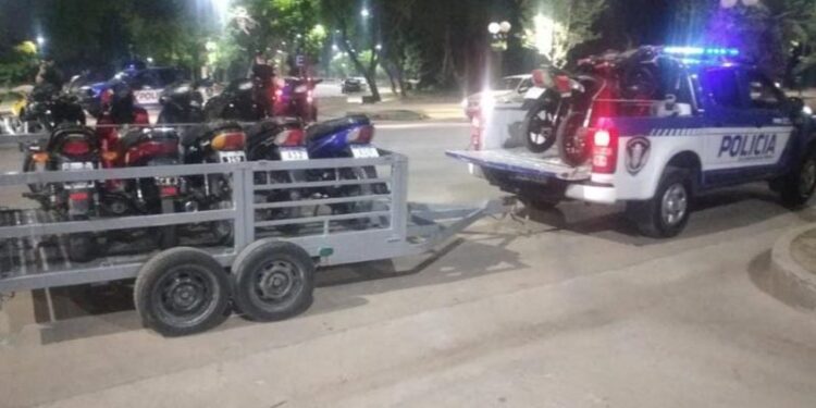 Incautaron 60 motos en un operativo policial en el Parque Sarmiento