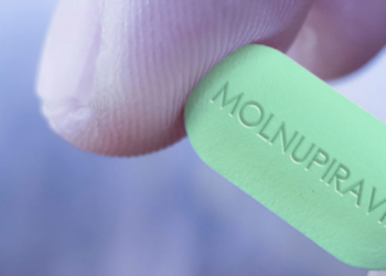 La OMS aprueba el molnupiravir, primer tratamiento oral contra el Covid-19