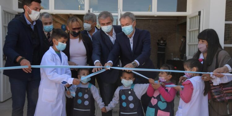 La Provincia inauguró dos nuevas escuelas en Embalse