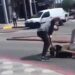 Vecinos golpearon a un ladrón de 18 años que intentó robar una cartera