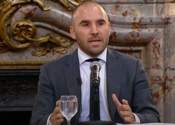 Los ejes del bono para monotributistas, trabajadores informales y jubilados