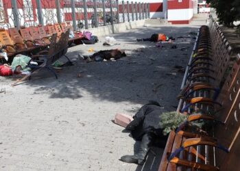 Al menos 50 muertos por el ataque a una estación de tren en Ucrania