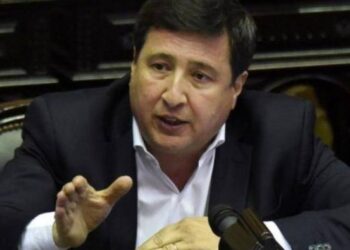 "La situación social no podrá sostenerse con dos años más de 50 o 60% de inflación", indicó Arroyo