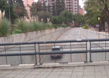 Ezequiel, el joven que cayó al túnel de Plaza España, pasó a sala común