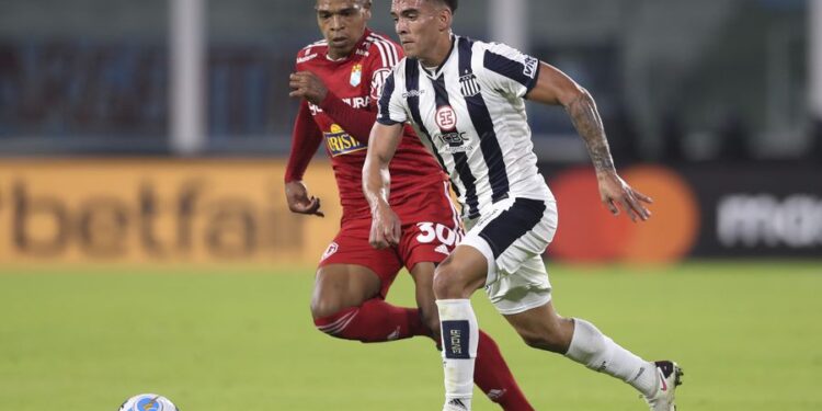 Talleres está listo para enfrentar a Sporting Cristal en Perú