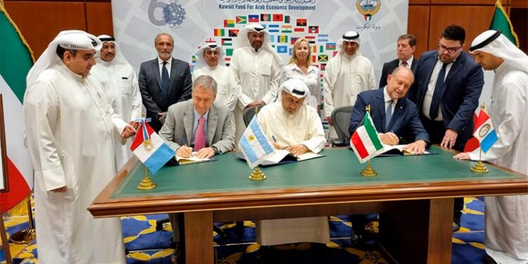 Schiaretti y Perotti firmaron en Kuwait el crédito para iniciar el acueducto Santa Fe – Córdoba