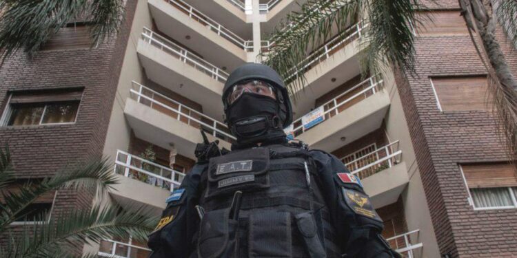 Detuvieron a dos estudiantes que vendían drogas en Nueva Córdoba