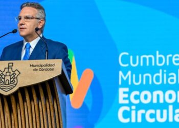 Cumbre Mundial de Economía Circular: "Tenemos que actuar en defensa del planeta, no podemos esperar", afirmó Llaryora