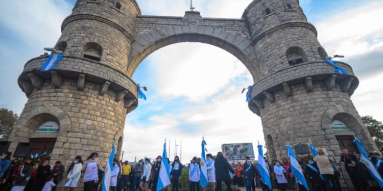 Más de 850 niños y niñas realizaron la promesa a la bandera en Empalme