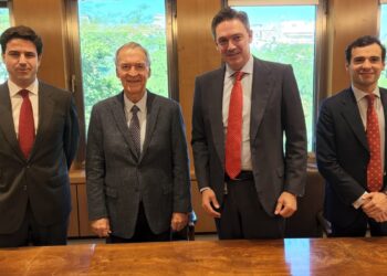 La Provincia firmó un acuerdo para obras de infraestructura con Deutsche Bank de España