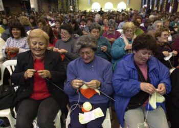 Campaña solidaria contra el frío "Tejamos una Esperanza"