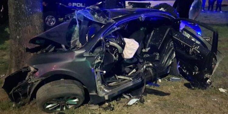 Trágico accidente: tres muertos al impactar contra un árbol