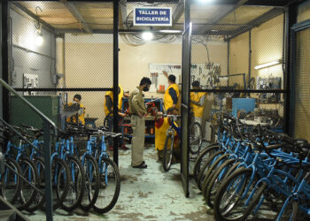 Internos restauran bicicletas para el servicio público "Bici CBA"