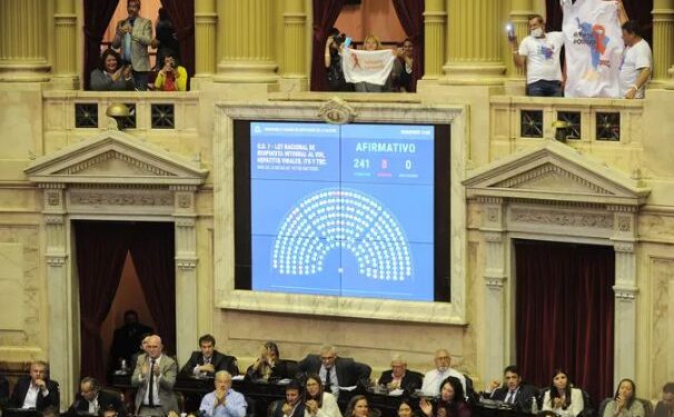 El Senado aprobó la nueva Ley de VIH, tuberculosis y hepatitis: qué cambios contempla