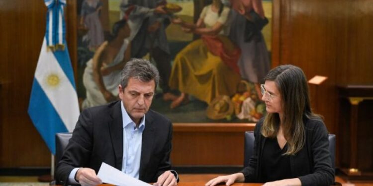 El aumento para jubilados será del 15,53% y el Gobierno pagará un bono de hasta $7.000