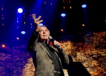 Joan Manuel Serrat se despidió de los escenarios y de Córdoba con un show masivo