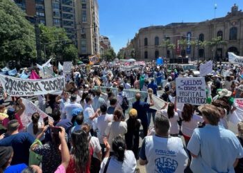 Hospitales provinciales continúan el paro y la atención resentida