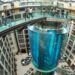 Explotó el acuario cilíndrico más grande de mundo en Berlín