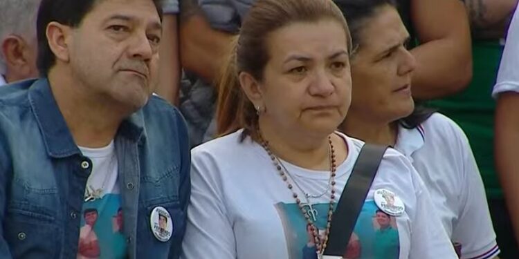 Los padres de Fernando Báez Sosa pidieron Justicia con profundo dolor ante una multitud