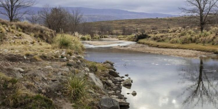 Hallaron el cuerpo de una mujer que fue arrastrada por la creciente del Río La Suela