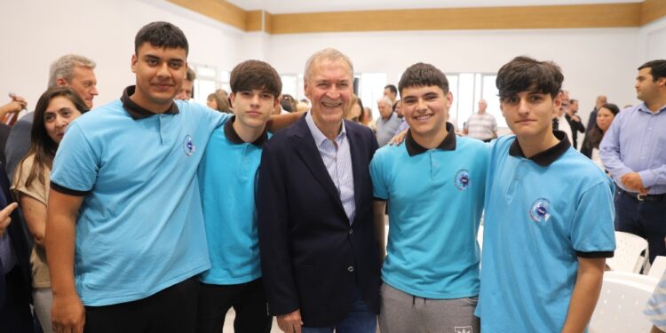 La Provincia presentó el programa de Conexión a Internet Estudiantil Gratuita