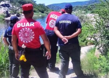 Investigan la muerte de un hombre que se ahogó en el río Quilpo