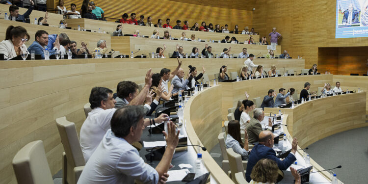 Se aprobó un convenio de colaboración energética entre Córdoba y Santa Fe