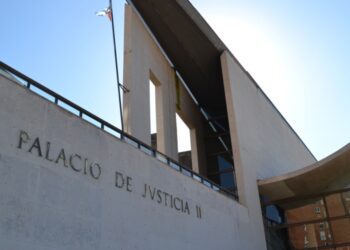 Detienen a dos abogados por pedir dinero a clientes con el pretexto de entregarlo a funcionarios judiciales