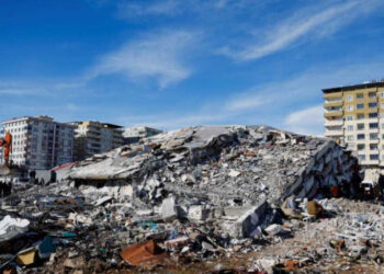 Cuatro muertos tras un terremoto de magnitud 5.2 en Indonesia