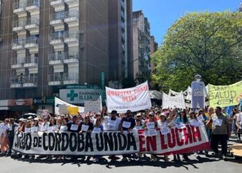 Se levantó el paro de salud y habrá reunión con Barbás