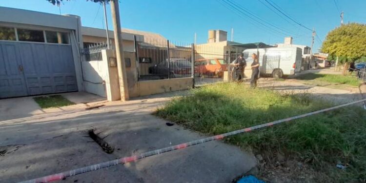 Balearon a un adolescente para robarle la bicicleta: se encuentra en estado grave