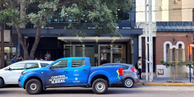 Clausuraron una oficina comercial de Uber en Córdoba